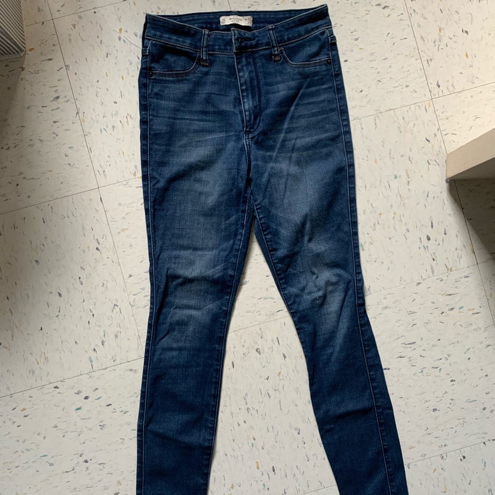 Abercrombie size 4 short 27 x 27 jean legging